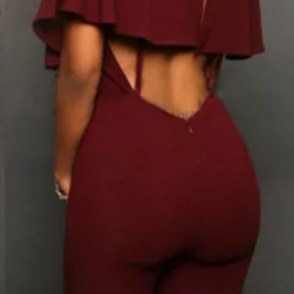 NWOT Deep Red Batwinged Romper/Jumpsuit - Picture 2 of 3